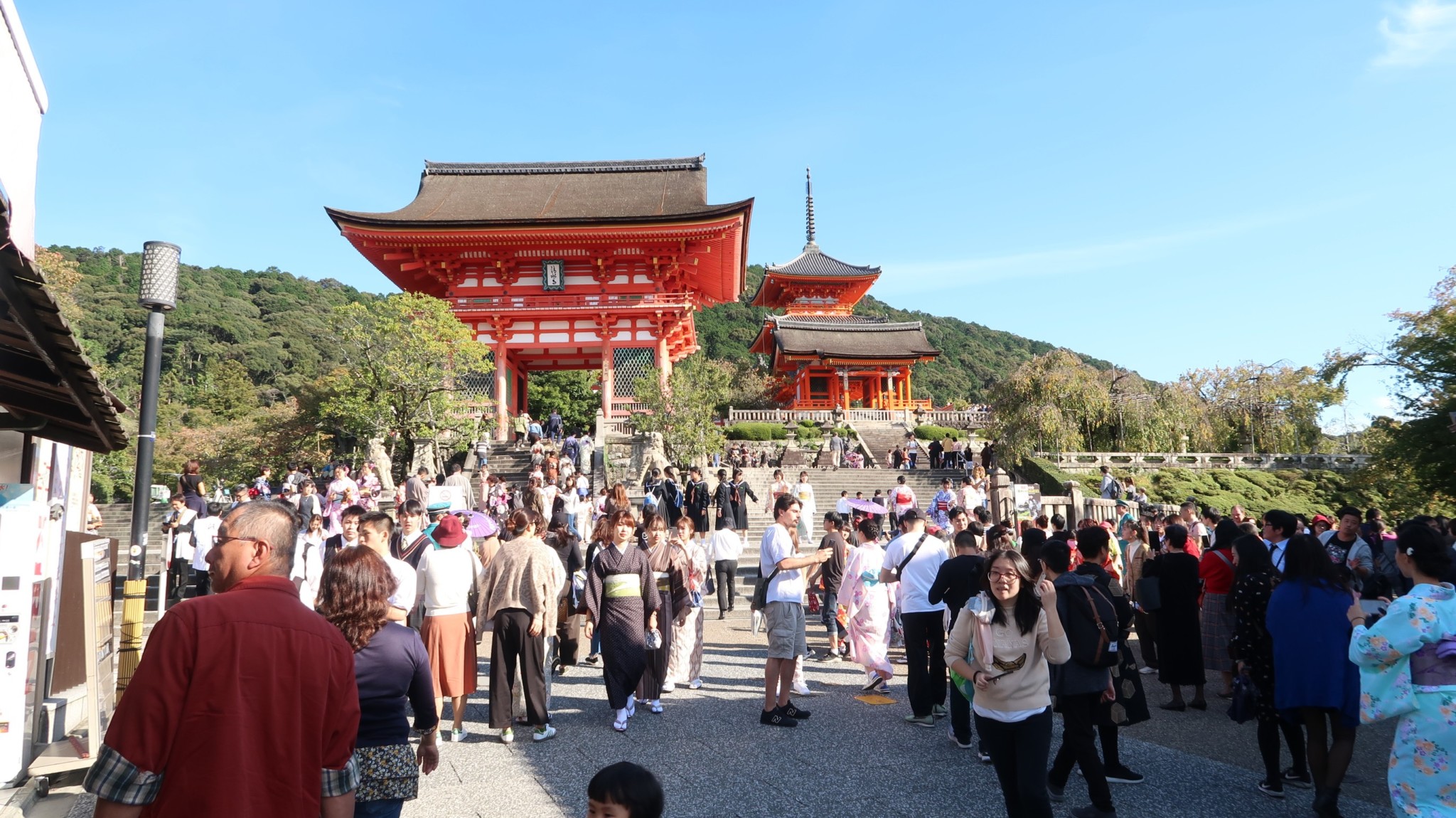 Menschenmassen am Kiyomizudera Tempel